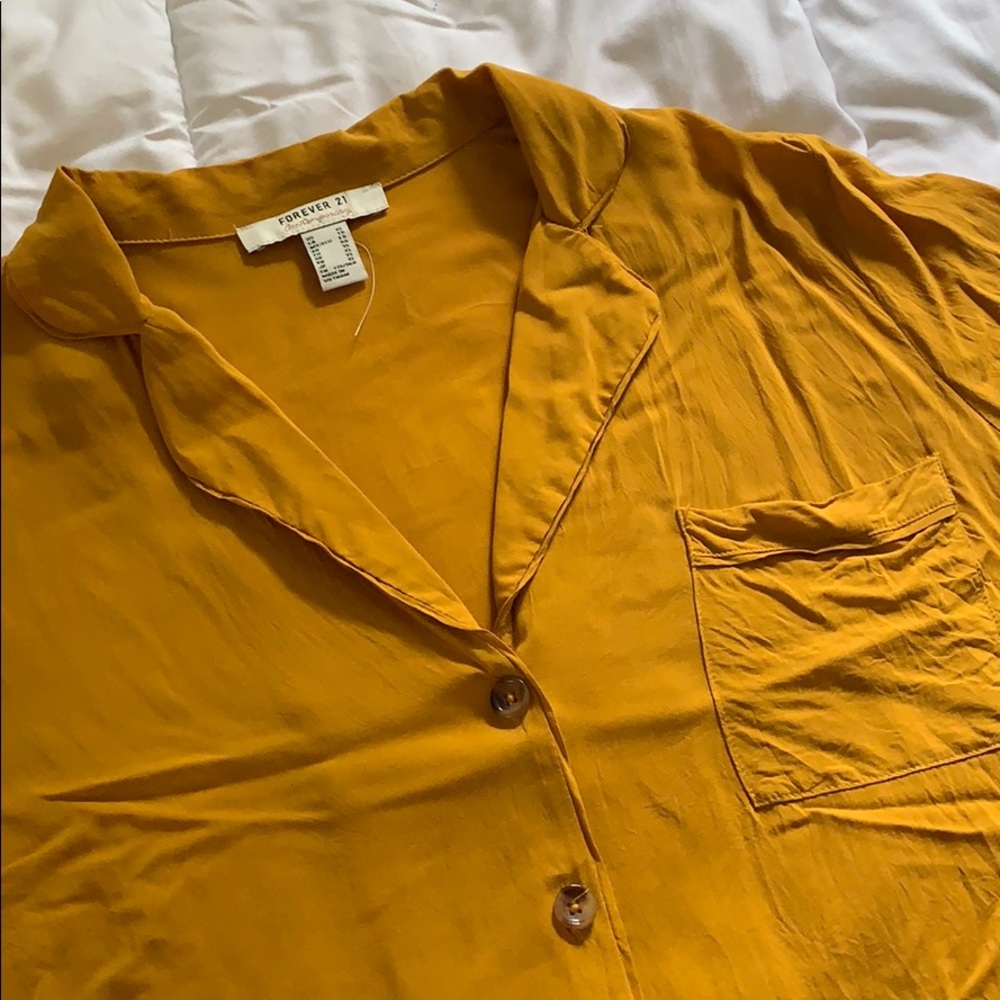 Trendy button up - Picture 3 of 4